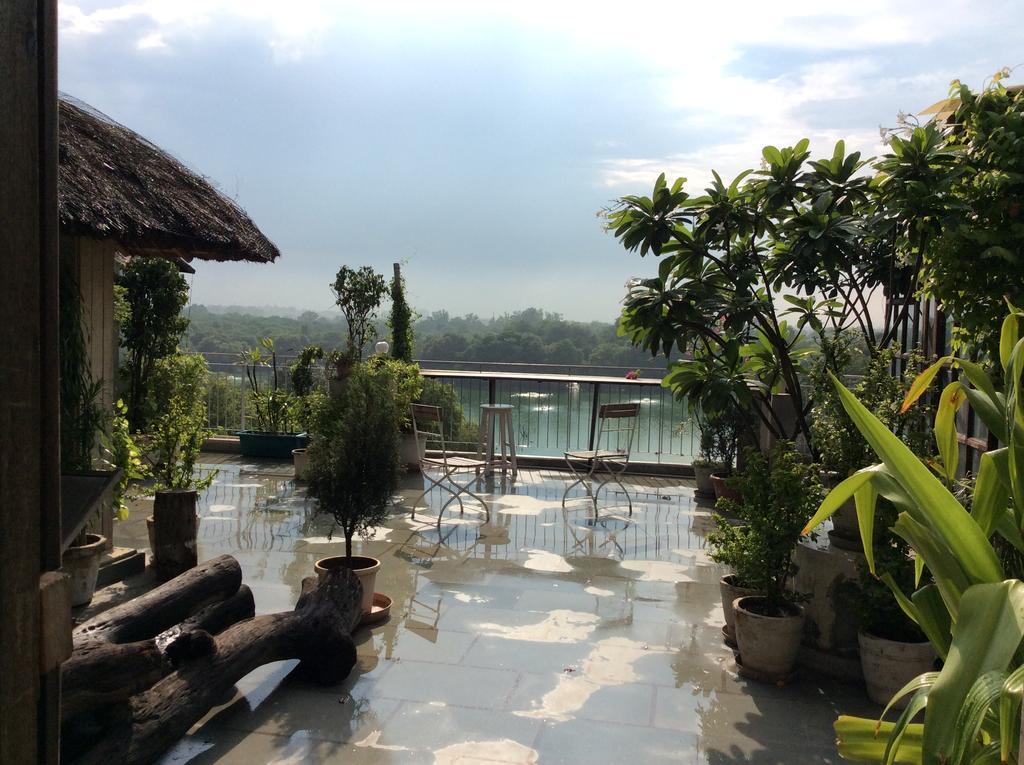 The Lazy Patio Homestay New Delhi Exterior photo
